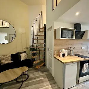 https://charmant-studio-la-gare-de-avec-mezzanine.hotels-rhonealpes.com